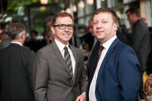 Steuerberaterverband Niedersachsen Sachsen-Anhalt /  Mitgliederversammlung DStV DStI – Empfang Pier 51 / Geschäftsführer des Steuerberaterverbandes Thüringen Martin Wiederhold und Geschäftsführer des Steuerberaterverbandes Sachsen Markus Hilbert 