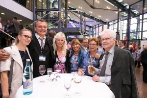 Steuerfachtagung Celle 2017, Steuerfach- und Zukunftskongress Celle 2017, Steuerberaterverband Niedersachsen Sachsen-Anhalt, Vorstandsmitglied André Verhasselt inmitten erfreuter Teilnehmer der Steuerfachtagung Celle 2017     